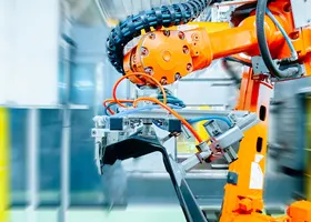 Robotikingenieur - AdobeStock_595190844 --- TongTa --- 280x200 --- kostenlos